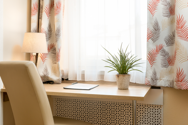 pic_room-window-table